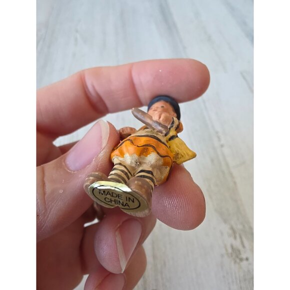 Dept 56 polliwoggs witch mini ornament Halloween shabby chic Thanksgiving broom - Picture 7 of 7